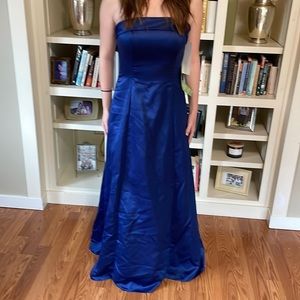 NWT Strapless Formal Prom Dress Navy Blue Satin Ball Gown Size 7/8 Evening Solid